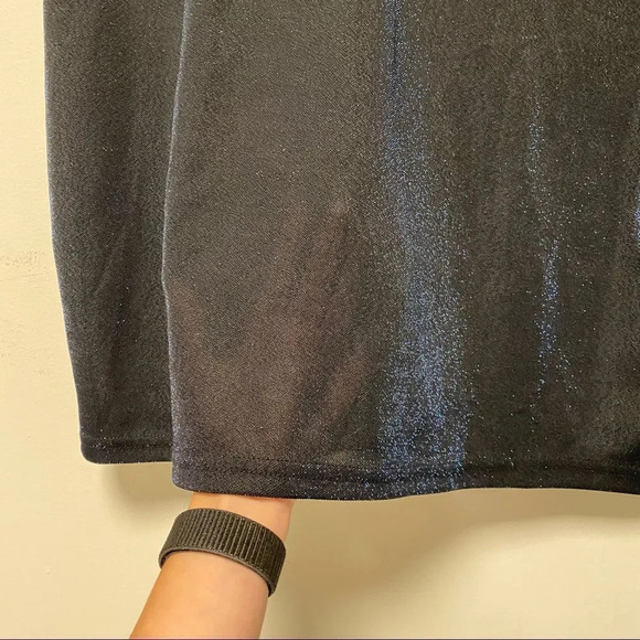 Vero Moda Sparkly Translucent V-Neck Tee Size Large - Picture 3 of 6